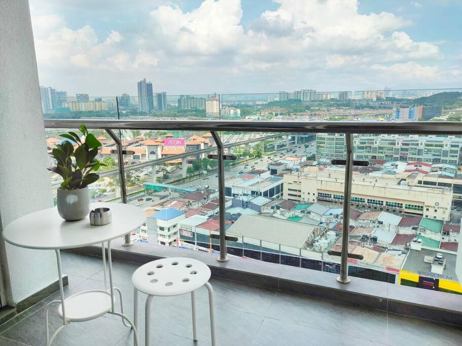 Apartamento No.15 Eighties 80'S @ Retro Interior Near Sunway Puchong Exterior foto