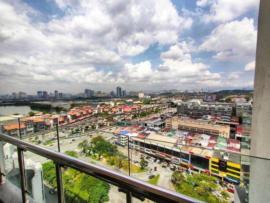 Apartamento No.15 Eighties 80'S @ Retro Interior Near Sunway Puchong Exterior foto
